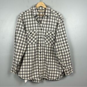 Vintage L.L. Bean men’s Chamois Cloth Shirt, gray & white, size 16.